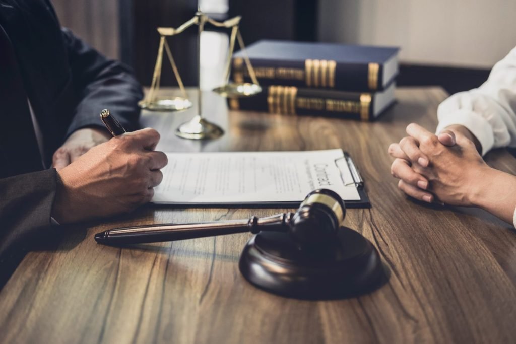 criminal lawyer in consultation with the client